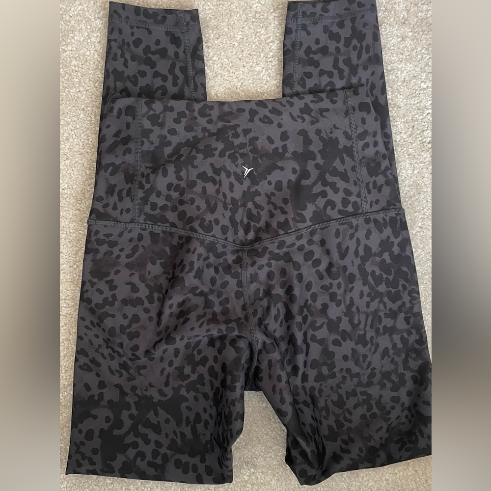 Old Navy Active women’s medium workout leggings